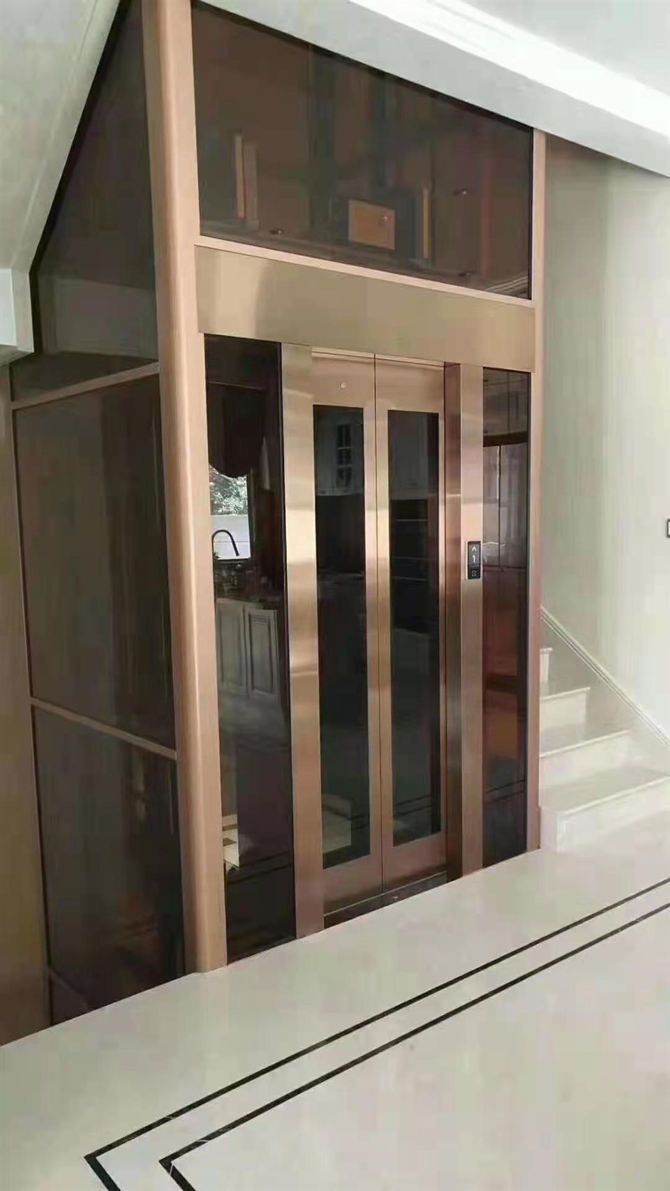 5 poschodový výťah
